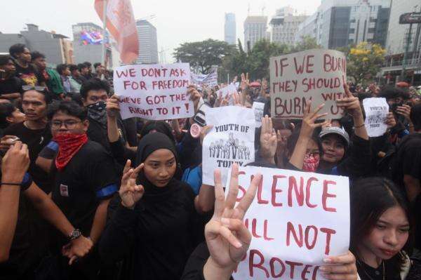 Aksi Unjuk Rasa Ribuan Mahasiswa, Kepala Bakom: Upaya Bagian Merawat Demokrasi! Aksi Unjuk Rasa Ribuan Mahasiswa, Kepala Bakom: Upaya Bagian Merawat Demokrasi!