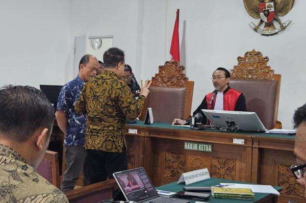 Video Penahanan Roy Suryo Diputar di Sidang Praperadilan, Pakar: Menyerang Kejiwaan Video Penahanan Roy Suryo Diputar di Sidang Praperadilan, Pakar: Menyerang Kejiwaan