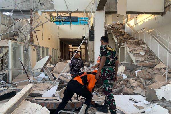Update Gempa Besar M7,7 Guncang NTT: 38 Orang Tewas, Ribuan Mengungsi Update Gempa Besar M7,7 Guncang NTT: 38 Orang Tewas, Ribuan Mengungsi