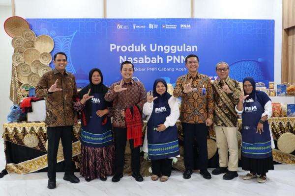 Sinergi PNM dan OJK Perkuat Bekal UMKM Perempuan Aceh untuk Naik Kelas Sinergi PNM dan OJK Perkuat Bekal UMKM Perempuan Aceh untuk Naik Kelas