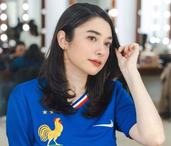 Profil dan Potret Cantik Amanda Rigby yang Bakal Dipinang Andre Taulany Profil dan Potret Cantik Amanda Rigby yang Bakal Dipinang Andre Taulany