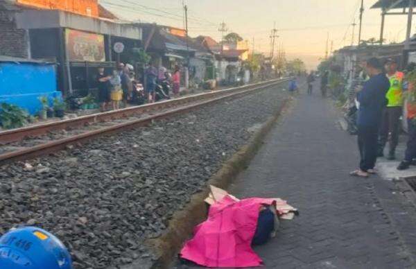 Ngeri! Kakek di Malang Tewas Terlindas KA Arjuno Ekspres usai Rebahan di Rel Ngeri! Kakek di Malang Tewas Terlindas KA Arjuno Ekspres usai Rebahan di Rel