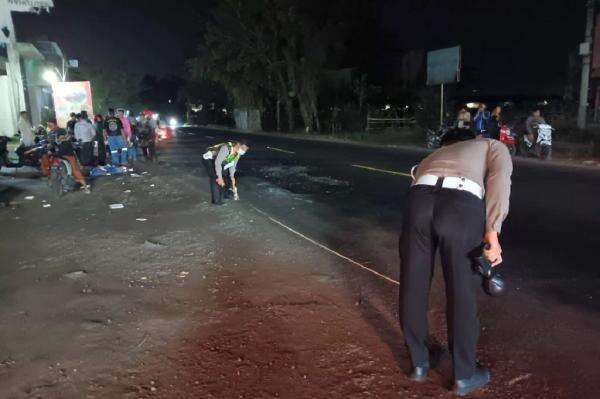 Kecelakaan di Probolinggo, Pemotor Tewas Terlindas Truk di Jalur Pantura Paiton Kecelakaan di Probolinggo, Pemotor Tewas Terlindas Truk di Jalur Pantura Paiton