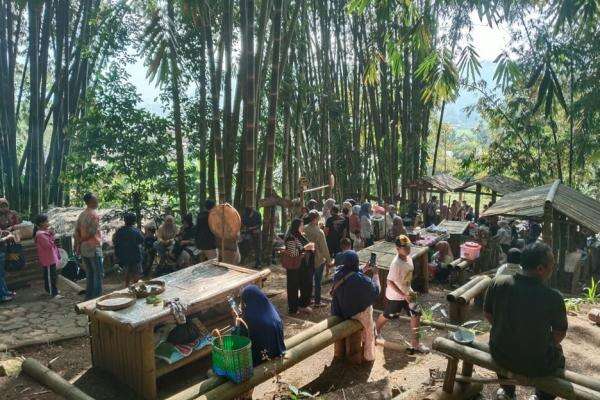 Pasar Preng Sewu Magnet Wisata dan Penggerak Ekonomi Masyarakat Pasar Preng Sewu Magnet Wisata dan Penggerak Ekonomi Masyarakat
