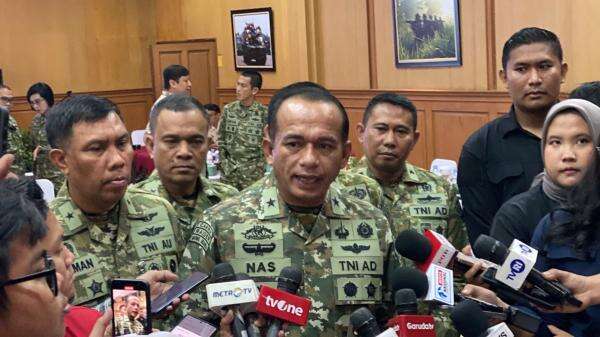 Eks Ketua BEM UGM Ngaku Diimingi Proyek Miliaran oleh 'Lembaga Berbintang', Ini Respons TNI Eks Ketua BEM UGM Ngaku Diimingi Proyek Miliaran oleh 'Lembaga Berbintang', Ini Respons TNI