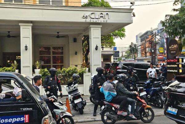 Korupsi Batu Bara dan Asabri, Polri Geledah 8 Lokasi Termasuk Kafe di Jaksel Korupsi Batu Bara dan Asabri, Polri Geledah 8 Lokasi Termasuk Kafe di Jaksel