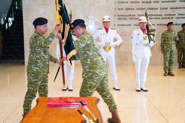 Panglima TNI Jenderal Agus Subiyanto Pimpin Sertijab Wakil Panglima dan KSAD Panglima TNI Jenderal Agus Subiyanto Pimpin Sertijab Wakil Panglima dan KSAD