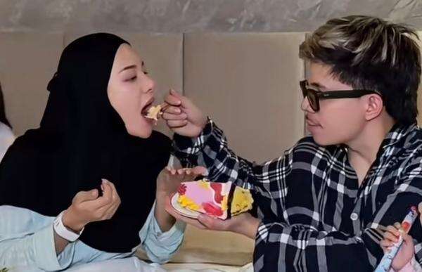 Rayakan Ultah Ke-28, Aurel Hermansyah Berharap Punya Anak Laki-Laki Rayakan Ultah Ke-28, Aurel Hermansyah Berharap Punya Anak Laki-Laki