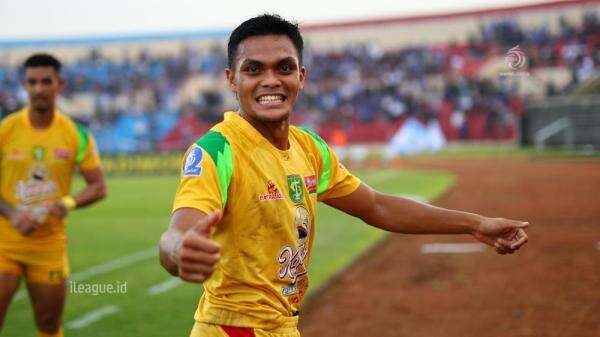 Persebaya Punya Sosok Kunci! Rachmat Irianto Pimpin Adaptasi Pemain Baru Jelang Musim Baru Persebaya Punya Sosok Kunci! Rachmat Irianto Pimpin Adaptasi Pemain Baru Jelang Musim Baru