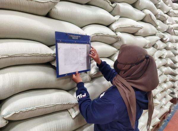Bulog Siapkan Intervensi Redam Kenaikan Harga Beras Premium Bulog Siapkan Intervensi Redam Kenaikan Harga Beras Premium