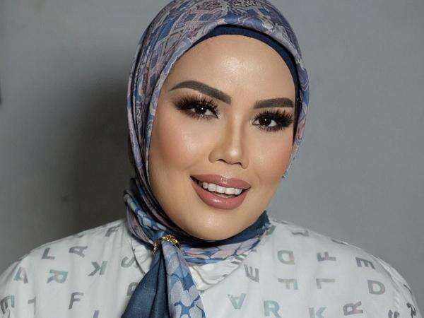 Elly Sugigi Punya Standar Tinggi soal Pasangan, Ogah sama Pria Jelek Elly Sugigi Punya Standar Tinggi soal Pasangan, Ogah sama Pria Jelek