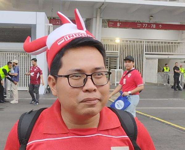 Suporter Optimistis Timnas Indonesia Hajar Malaysia: Garuda Juara! Suporter Optimistis Timnas Indonesia Hajar Malaysia: Garuda Juara!