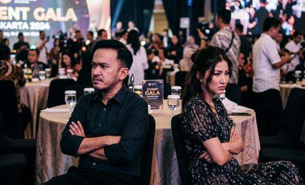 Adu Pendidikan Ruben Onsu dengan Sarwendah Adu Pendidikan Ruben Onsu dengan Sarwendah