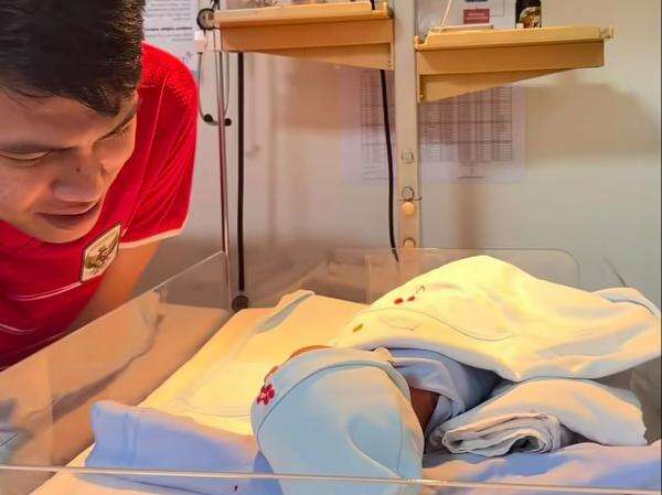 Viral Bayi Lahir saat Indonesia Juara FIFA ASEAN Cup 2026, Namanya Unik Banget! Viral Bayi Lahir saat Indonesia Juara FIFA ASEAN Cup 2026, Namanya Unik Banget!
