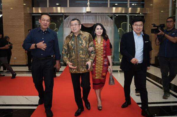 Istimewa! Hary Tanoesoedibjo dan Liliana Tanoesoedibjo Hadiri Mahakarya RCTI 37 Istimewa! Hary Tanoesoedibjo dan Liliana Tanoesoedibjo Hadiri Mahakarya RCTI 37