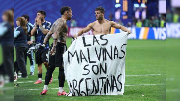 FIFA Selidiki Spanduk Kontroversial Argentina soal Kepulauan Falkland FIFA Selidiki Spanduk Kontroversial Argentina soal Kepulauan Falkland
