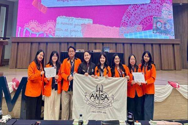 Mahasiswa Kedokteran UAJ Raih Prestasi di AMSA-Indonesia Awards 2026 Mahasiswa Kedokteran UAJ Raih Prestasi di AMSA-Indonesia Awards 2026