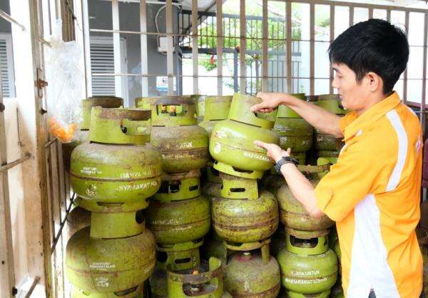 Selama Libur Panjang, Pertamina Patra Niaga Regional JBB Salurkan Tambahan LPG 3 Kg di Jakarta Selama Libur Panjang, Pertamina Patra Niaga Regional JBB Salurkan Tambahan LPG 3 Kg di Jakarta