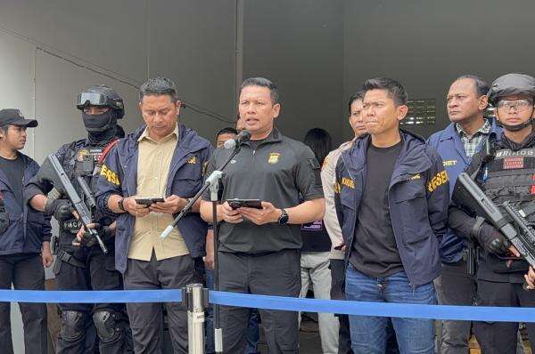 Polda Metro Bongkar Pabrik Uang Palsu Rp36 Miliar di Tangsel, Tangkap 4 Orang Polda Metro Bongkar Pabrik Uang Palsu Rp36 Miliar di Tangsel, Tangkap 4 Orang