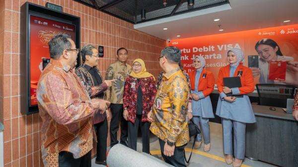 Bank Digital Berkembang Pesat, Begini Pandangan Bos Bank Jakarta Soal Layanan Fisik Perbankan Bank Digital Berkembang Pesat, Begini Pandangan Bos Bank Jakarta Soal Layanan Fisik Perbankan