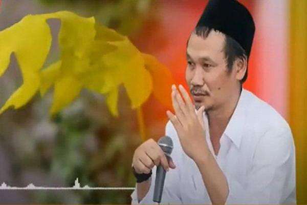 Gus Baha Ingatkan Bahaya Memiliki Khodam Jin, Singgung Kisah Nabi Sulaiman yang Diakali Setan Gus Baha Ingatkan Bahaya Memiliki Khodam Jin, Singgung Kisah Nabi Sulaiman yang Diakali Setan