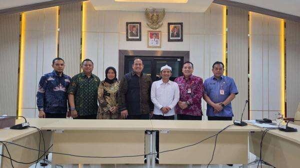 Diperiksa Kemendagri, Bupati Purwakarta Akui Kesalahan soal Lagu Lalaki Langit Diperiksa Kemendagri, Bupati Purwakarta Akui Kesalahan soal Lagu Lalaki Langit