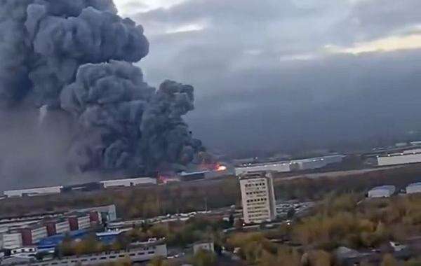 Ukraina Luncurkan 1.000 Drone Serang Rusia, Terminal Minyak St. Petersburg Terbakar Ukraina Luncurkan 1.000 Drone Serang Rusia, Terminal Minyak St. Petersburg Terbakar