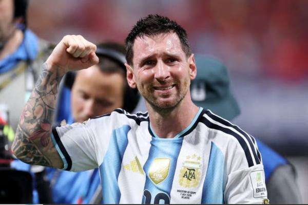 Tangis Messi di Malam Penuh Keajaiban Tangis Messi di Malam Penuh Keajaiban