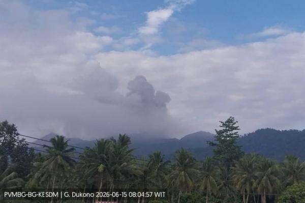 Gunung Dukono Meletus Pagi Ini, Kolom Abu Membubung Setinggi 1.300 Meter Gunung Dukono Meletus Pagi Ini, Kolom Abu Membubung Setinggi 1.300 Meter