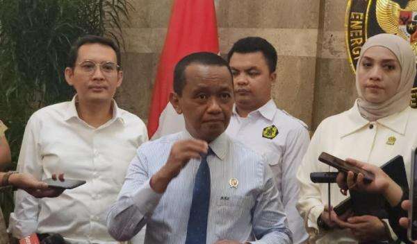 Bahlil soal Wacana Pembentukan Bursa Mineral: Lagi Cari-Cari Formulasi Bahlil soal Wacana Pembentukan Bursa Mineral: Lagi Cari-Cari Formulasi