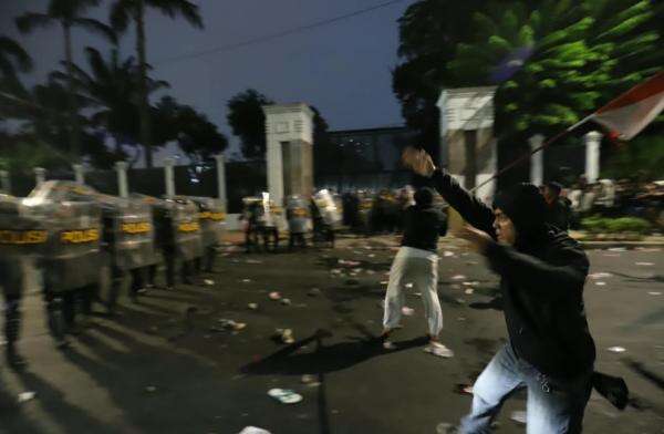 Kronologi Lengkap Kerusuhan di Jakarta Usai Demo Masyarakat Pati di DPR Kronologi Lengkap Kerusuhan di Jakarta Usai Demo Masyarakat Pati di DPR