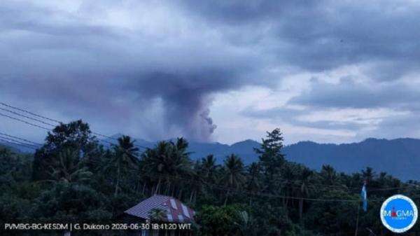 Gunung Dukono Erupsi, PVMBG Minta Warga Tidak Beraktivitas dalam Radius 4 Km Gunung Dukono Erupsi, PVMBG Minta Warga Tidak Beraktivitas dalam Radius 4 Km
