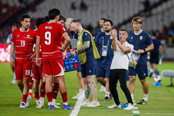 John Herdman Tegaskan Tak Ada Pemain Lokal atau Diaspora di Timnas Indonesia John Herdman Tegaskan Tak Ada Pemain Lokal atau Diaspora di Timnas Indonesia