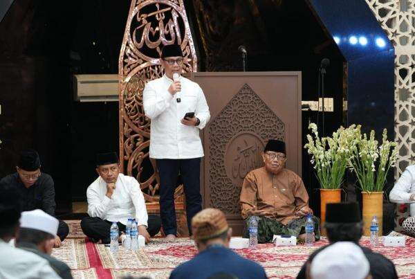 Mengenang Suami Pertama Megawati dengan Tabur Bunga dan Tahlil Mengenang Suami Pertama Megawati dengan Tabur Bunga dan Tahlil