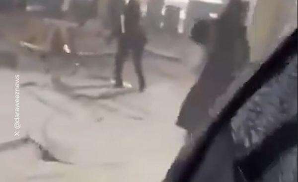 Serangan Houthi ke Bandara Saudi Tewaskan 12 Orang, termasuk Warga AS dan Palestina Serangan Houthi ke Bandara Saudi Tewaskan 12 Orang, termasuk Warga AS dan Palestina