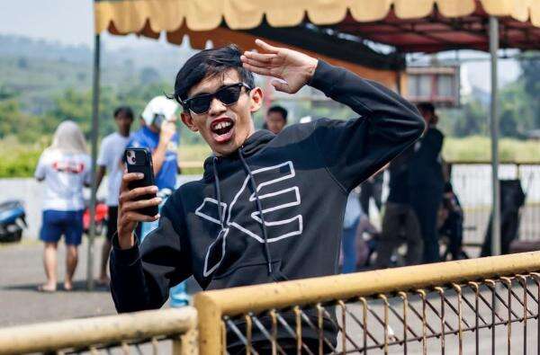Sempat Tak Sadarkan Diri di Atas Ring, Kondisi Dede Sunandar Sudah Membaik Sempat Tak Sadarkan Diri di Atas Ring, Kondisi Dede Sunandar Sudah Membaik