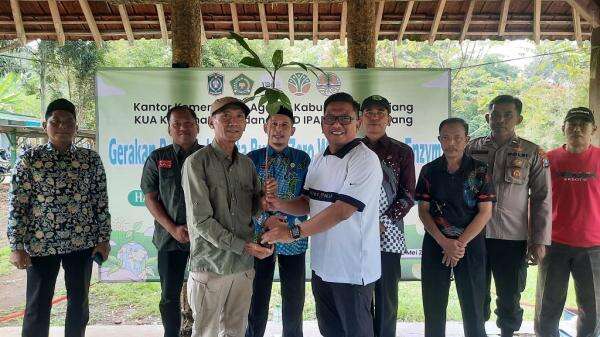 Bukan Cuma Ceramah, Penyuluh Agama Lumajang Kini Turun Tangan Selamatkan Lingkungan Bukan Cuma Ceramah, Penyuluh Agama Lumajang Kini Turun Tangan Selamatkan Lingkungan