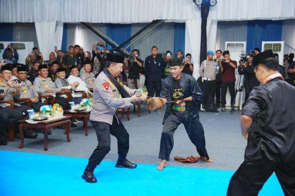 Kapolri Ajak Jawara Banten Jadi Sabuk Kamtibmas Kapolri Ajak Jawara Banten Jadi Sabuk Kamtibmas