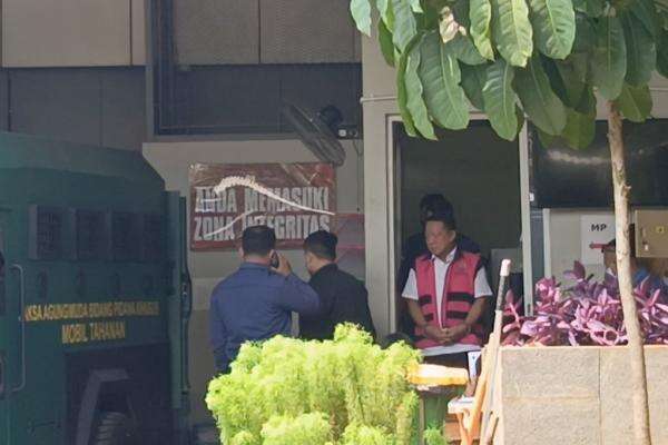Eks Jampidsus Febrie Adriansyah Keluar Rutan KPK, Jalani Pemeriksaan TPPU di Kejagung Eks Jampidsus Febrie Adriansyah Keluar Rutan KPK, Jalani Pemeriksaan TPPU di Kejagung