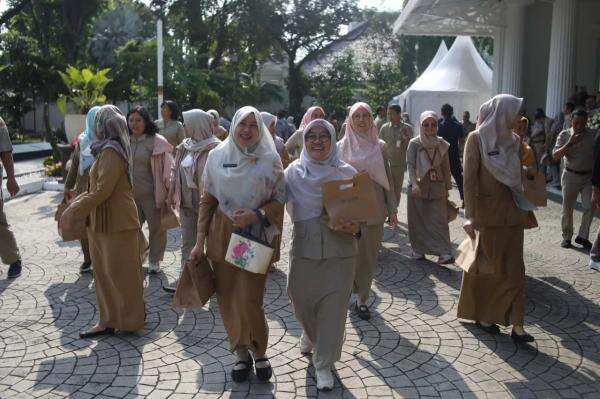 WFH ASN Diperpanjang hingga Akhir September, Qodari Optimistis Birokrasi Lebih Modern dan Efisien WFH ASN Diperpanjang hingga Akhir September, Qodari Optimistis Birokrasi Lebih Modern dan Efisien