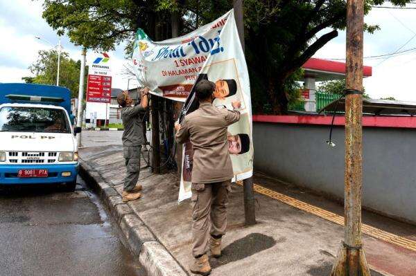 Kotori Jalanan Kota, 163 Spanduk dan Banner di Jakut Dicopot Kotori Jalanan Kota, 163 Spanduk dan Banner di Jakut Dicopot