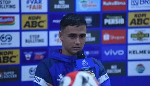 Eliano Reijnders Dijuluki Iron Man Persib, Tampil Penuh di 7 Laga Eliano Reijnders Dijuluki Iron Man Persib, Tampil Penuh di 7 Laga