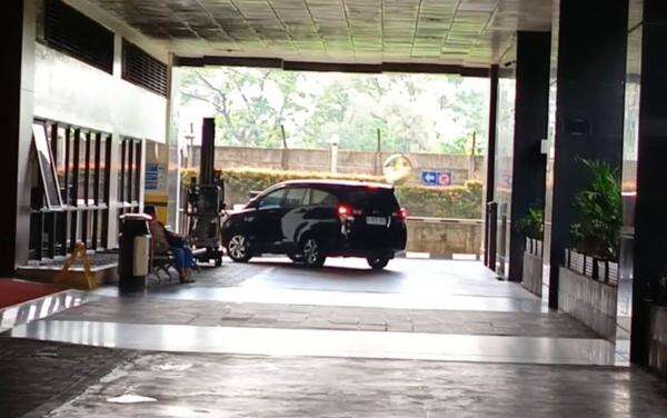Terjaring OTT, Bupati Langkat Syah Afandin Tiba di Gedung KPK Terjaring OTT, Bupati Langkat Syah Afandin Tiba di Gedung KPK