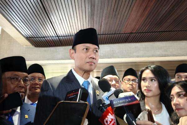 AHY Ungkap Kondisi SBY yang Absen di Sidang Tahunan MPR-DPR 2026 AHY Ungkap Kondisi SBY yang Absen di Sidang Tahunan MPR-DPR 2026