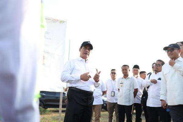 Mentan Bangun Ekosistem Peternakan Nasional, 5 Kawasan Dikebut Rampung 2027 Mentan Bangun Ekosistem Peternakan Nasional, 5 Kawasan Dikebut Rampung 2027