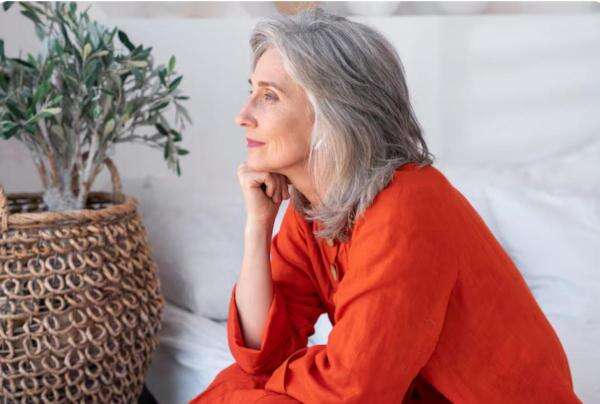 4 Gejala Menopause yang Sering Diabaikan Perempuan, Jangan Anggap Sepele 4 Gejala Menopause yang Sering Diabaikan Perempuan, Jangan Anggap Sepele