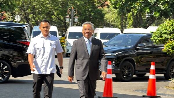 Suahasil Nazara Tiba di Istana di Tengah Isu Reshuffle Kabinet Suahasil Nazara Tiba di Istana di Tengah Isu Reshuffle Kabinet