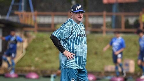 Robert Rene Alberts Buka Suara soal FIFA Ban Persib, Ungkap Fakta di Balik Sengketa Pembayaran Robert Rene Alberts Buka Suara soal FIFA Ban Persib, Ungkap Fakta di Balik Sengketa Pembayaran
