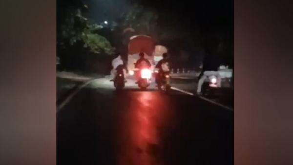 Remaja Tewas Dibacok dalam Bentrokan di Purwakarta, Pelaku Diburu Polisi Remaja Tewas Dibacok dalam Bentrokan di Purwakarta, Pelaku Diburu Polisi