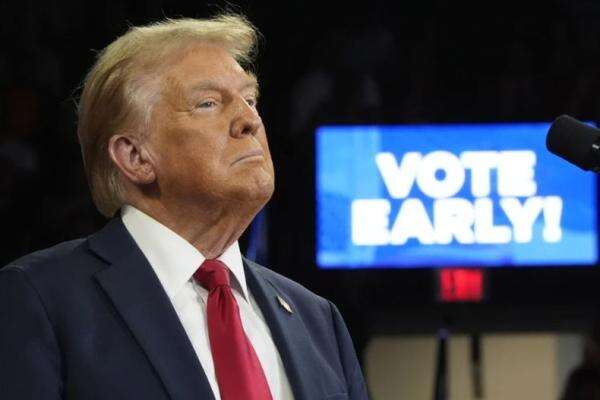 Trump Nyoblos Pemilu AS Lebih Dulu, Singgung Kecurangan Trump Nyoblos Pemilu AS Lebih Dulu, Singgung Kecurangan